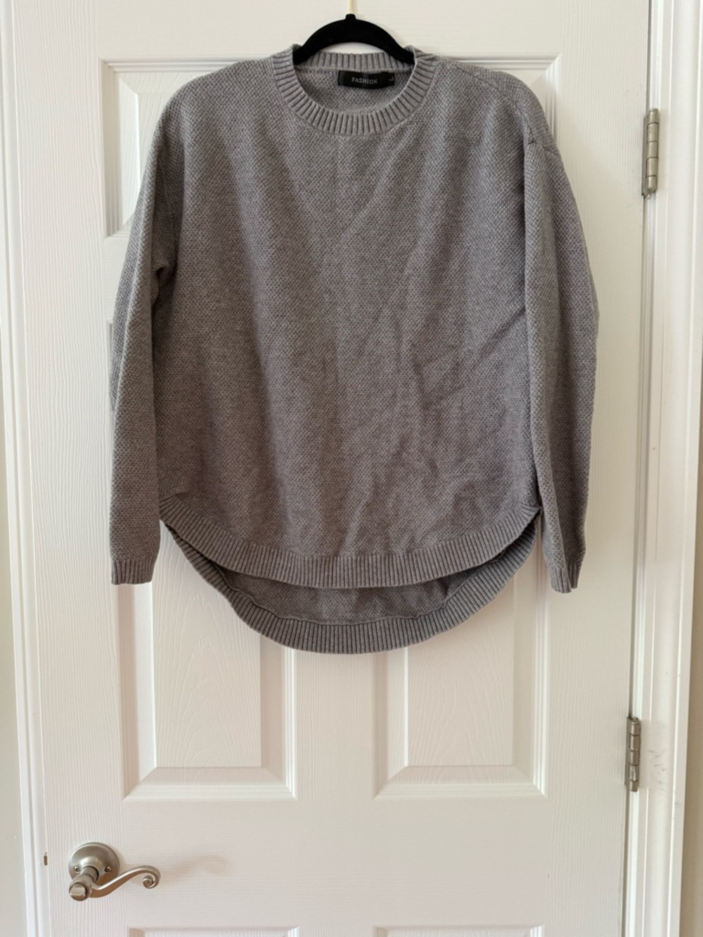 Gray Crewneck Pullover Sweater ** Bundle 5+ items and name your offer!!! 💖💞